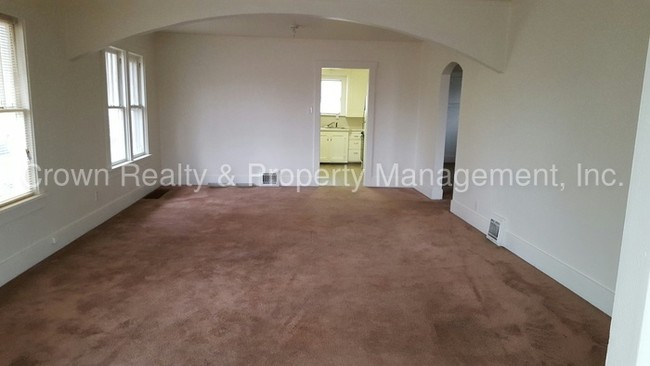 Foto del edificio - 1408 E 18th St