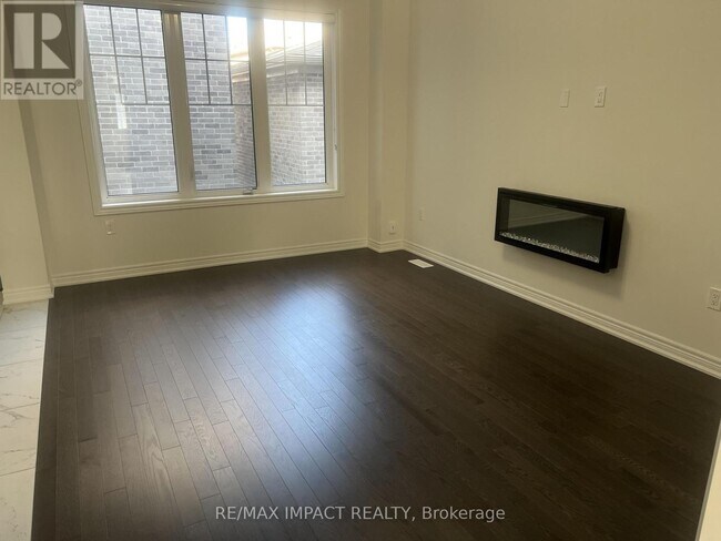 Photo du bâtiment - 317 Coronation Rd