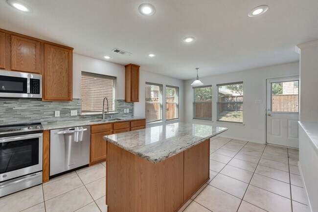 Foto del edificio - 4-bed 2.5-bath in McKinney's highly desira...