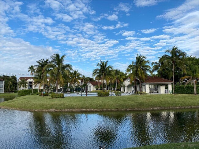 Foto del edificio - 4350 NW 107th Ave