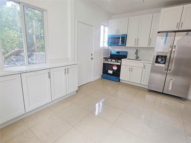 Foto del edificio - 977 SW 5th St