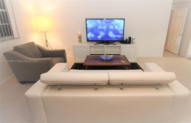 Foto del edificio - 3255 NE 184th St
