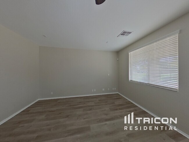 Foto del edificio - 42437 W Corvalis Ln