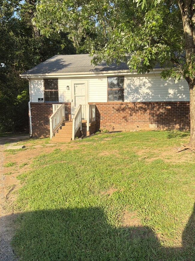 Building Photo - 3351 White Pine Dr