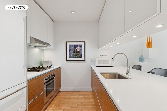 Foto del edificio - 555 W 59th St