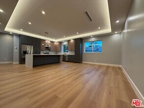 Building Photo - 6530 Varna Ave