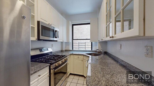 Foto del edificio - 111 E 80th St