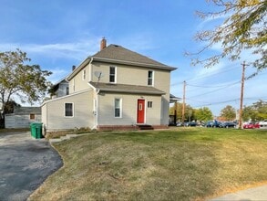 Building Photo - 103 7th Ave NW