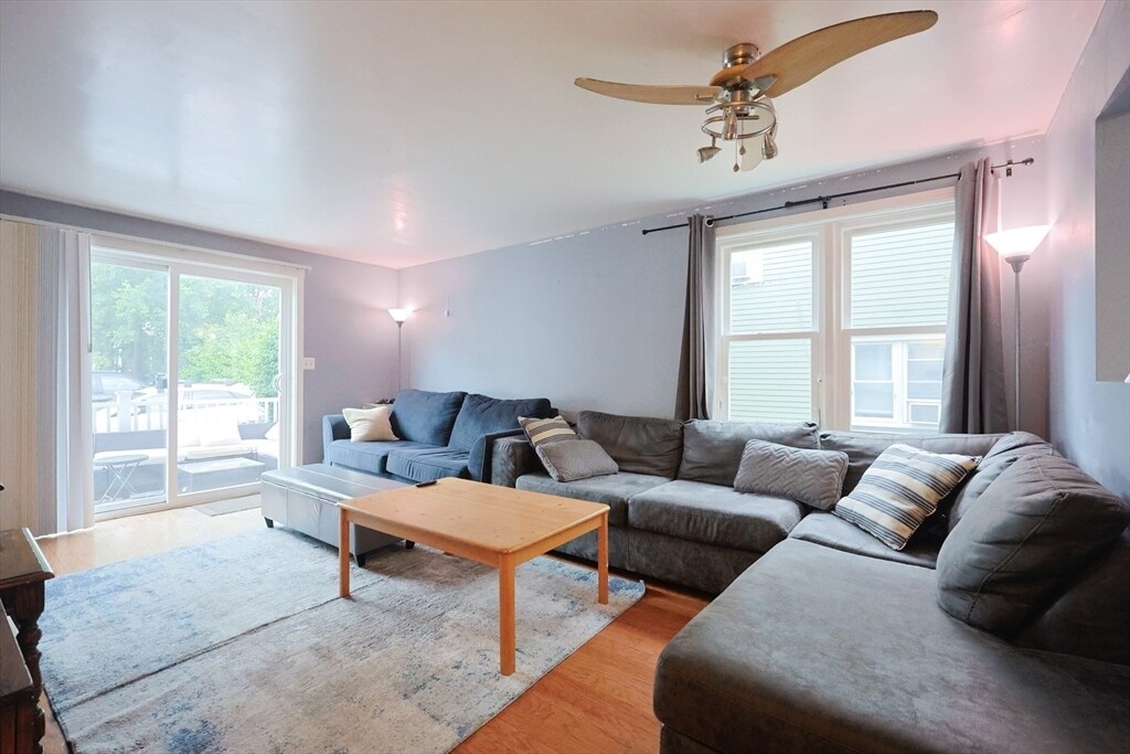 Primary Photo - 205 W 6th St