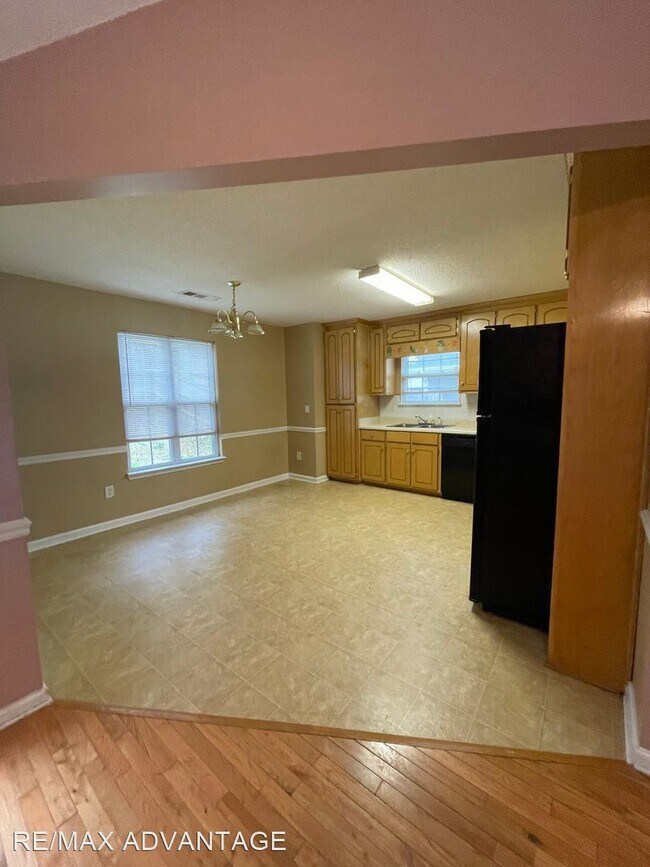 Building Photo - 3 br, 2 bath House - 8584 Guthrie Dr