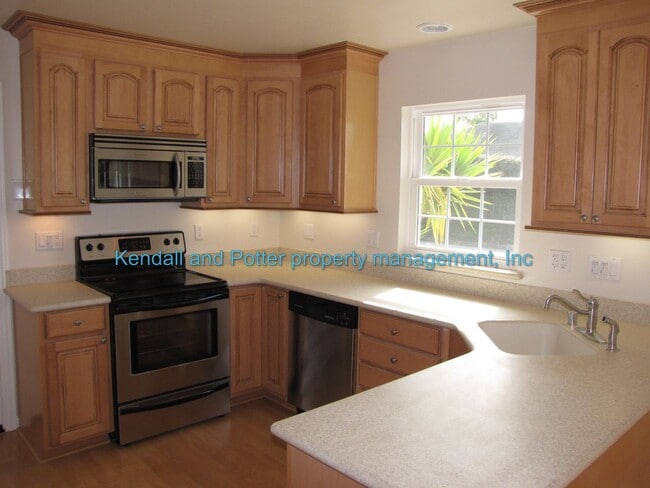 Building Photo - 302/303