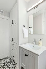 Building Photo - The Square on Delmar