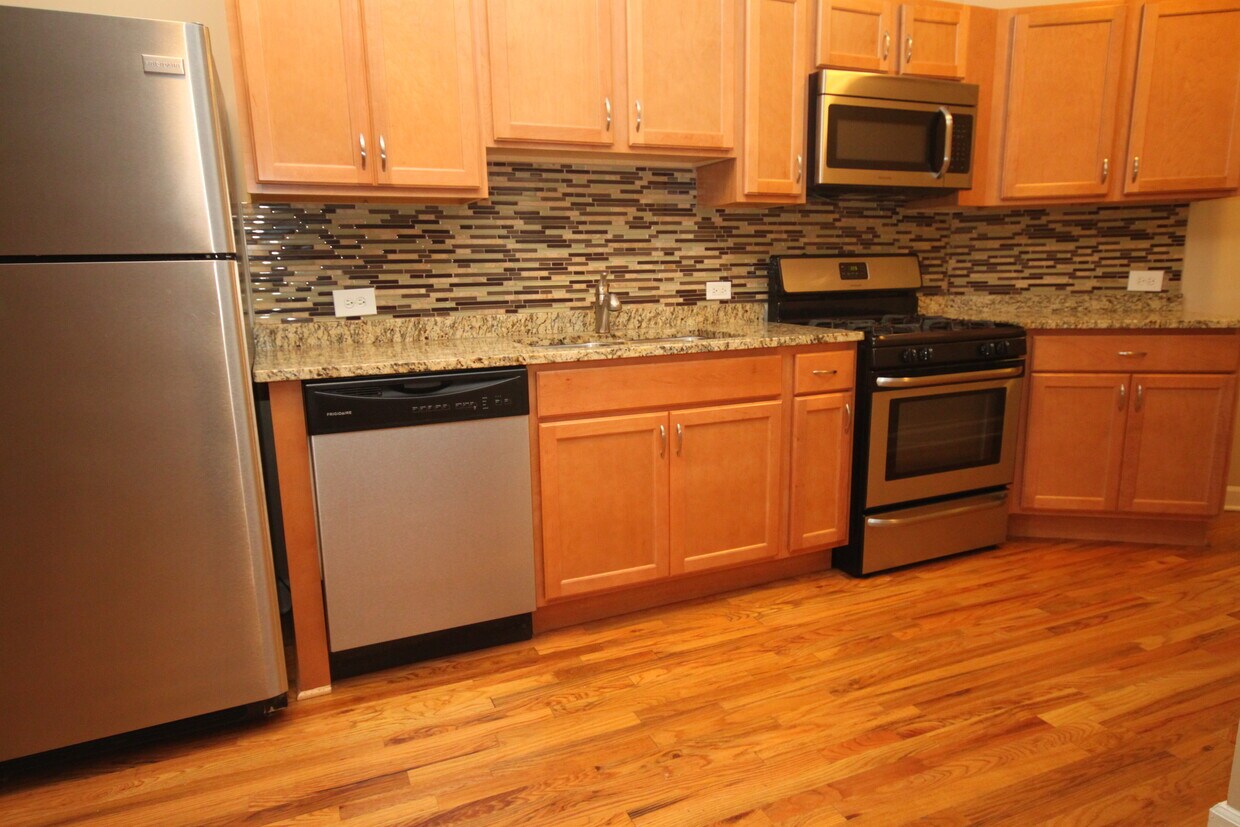 Primary Photo - 3150 N Honore St