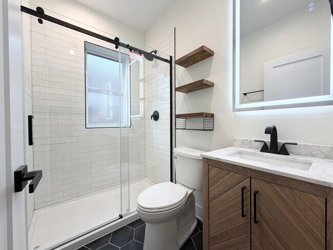 Building Photo - 1110 S Western Ave