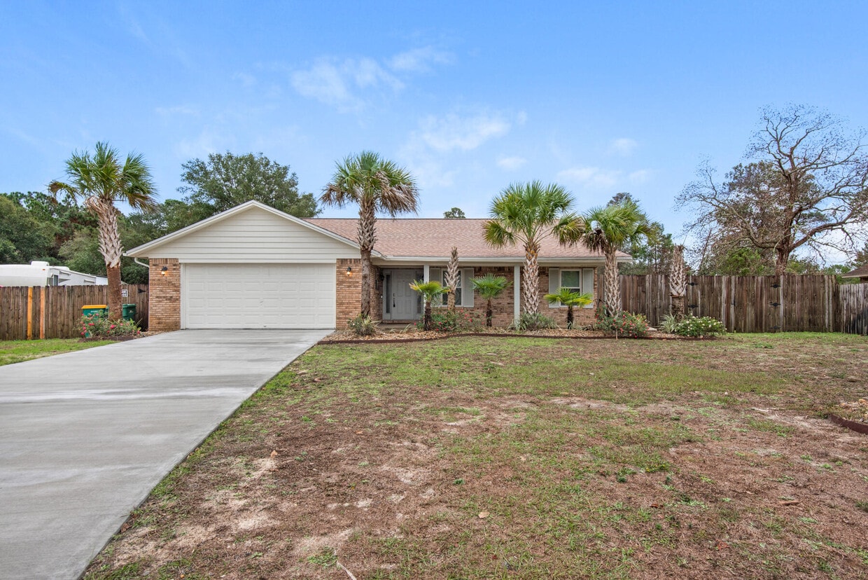 208 Lakeside Ln, Mary Esther, FL 32569 House for Rent in Mary Esther