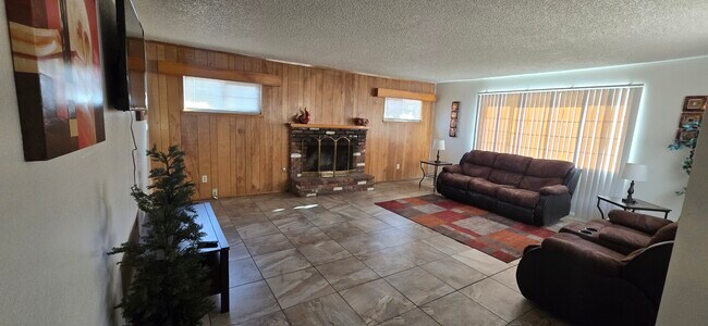 Foto del edificio - 44034 Carolside Ave