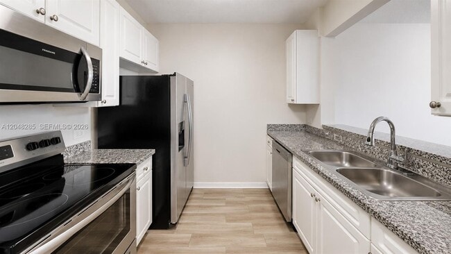 Building Photo - 900 SW 8th St
