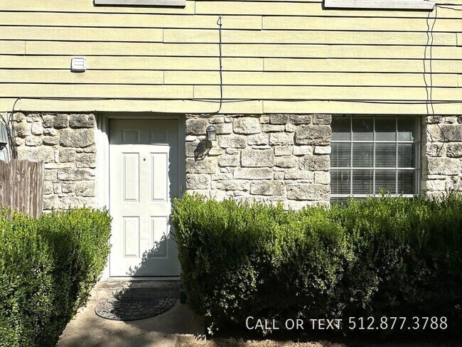 Foto del edificio - 2203 Creekside Ln