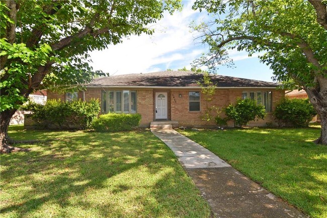 Building Photo - 5405 Enchanted Ln