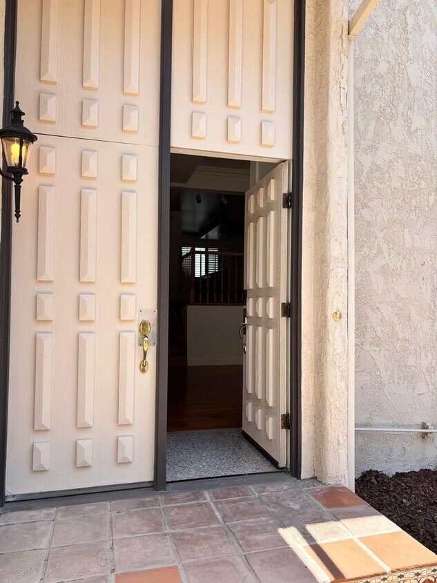 Foto principal - Welcome to this stunning 2 bedroom 2.5 bat...