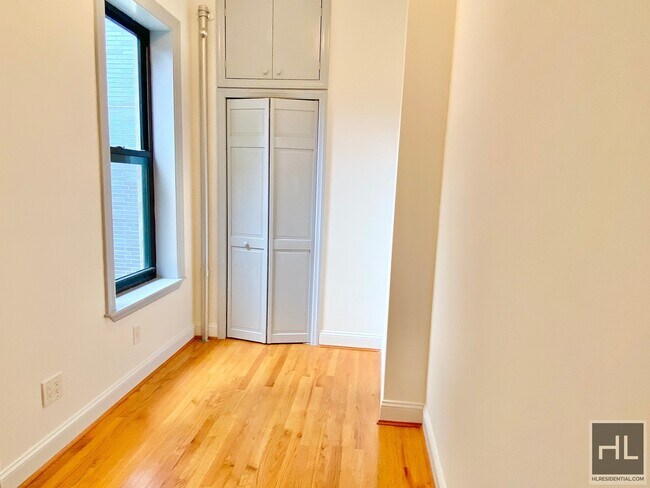 Building Photo - 202 EAST 6 STREET