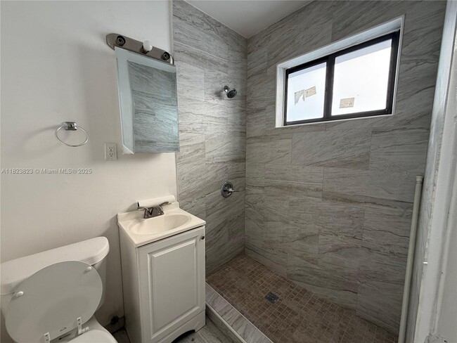 Foto del edificio - 1037 SW 4th St