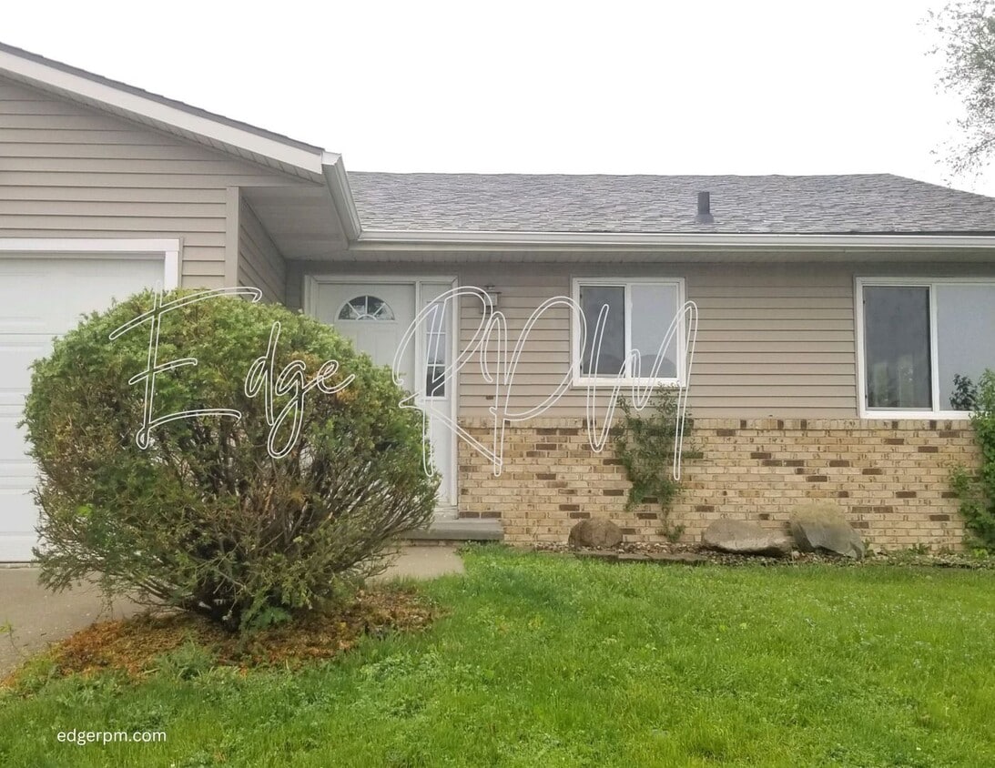 Primary Photo - Now leasing for May 2026! Four Bed/One Bath