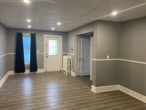 Building Photo - 863 Marentette Av