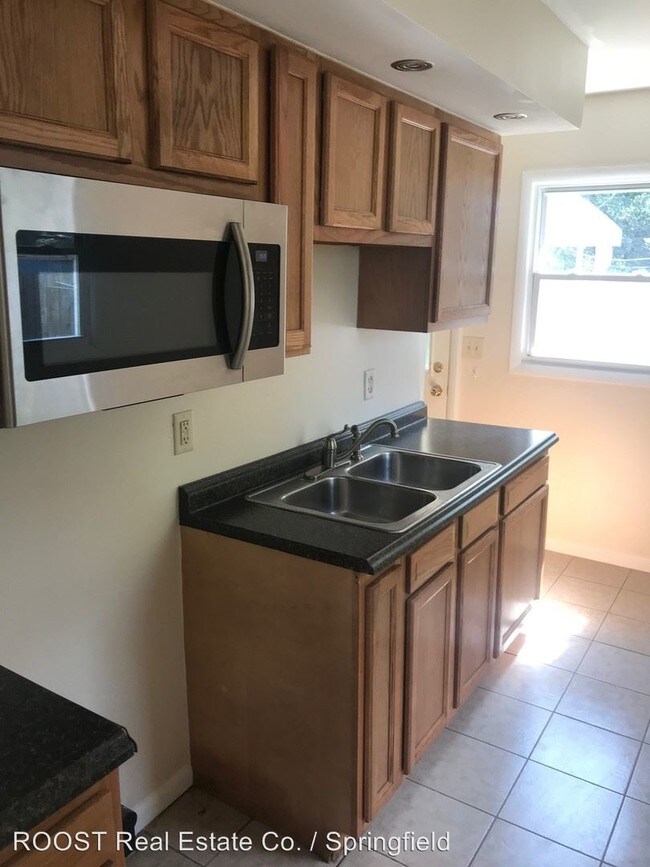 Foto del edificio - 2 br, 1 bath House - 2407 Van Buren Ave