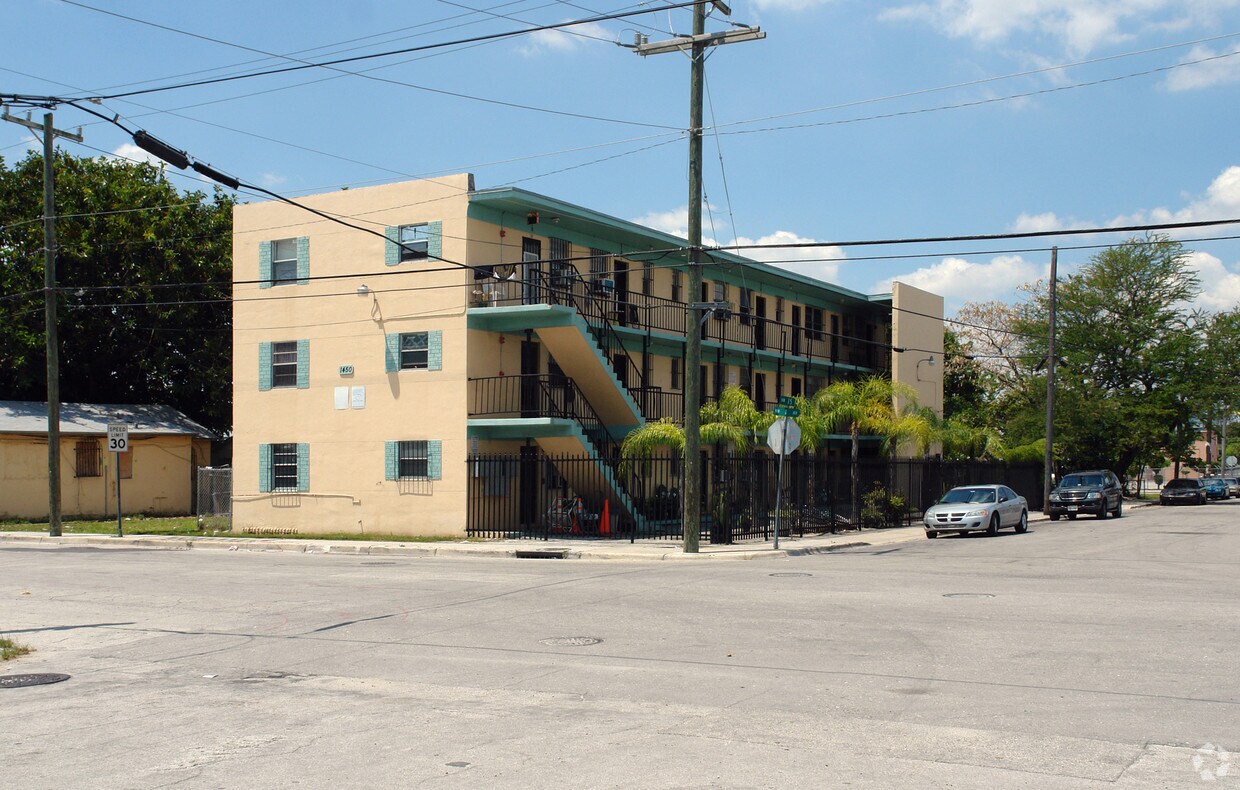 Foto principal - 1450 NW 1 Ave