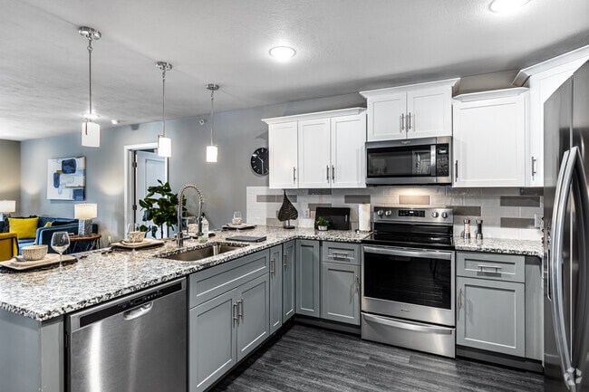 2BR, 2BA - 1180SF - The Silverleaf Apartments
