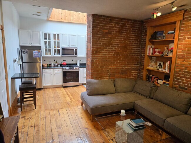 Foto del edificio - 4738 Lorain Ave
