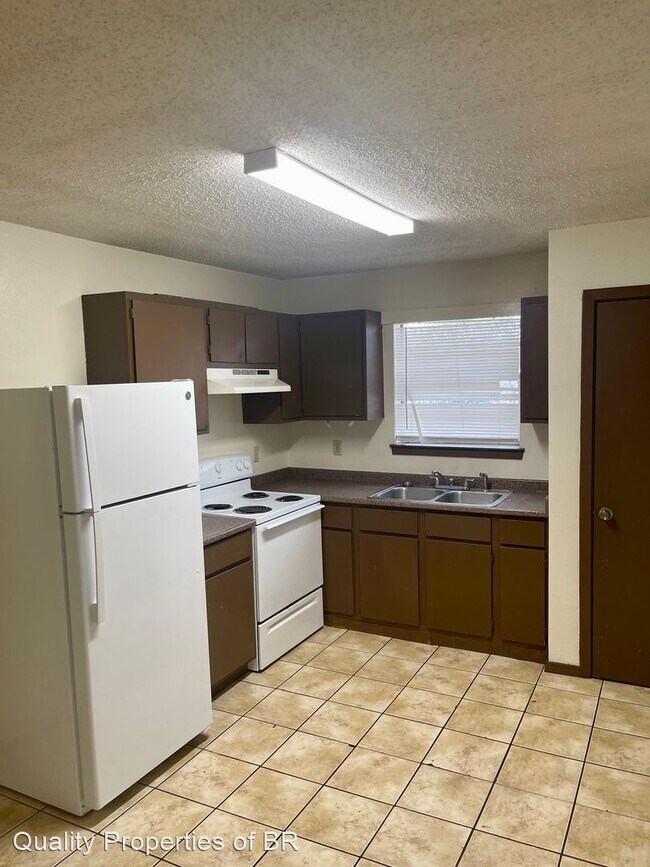 Building Photo - 2 br, 1 bath House - 2319 Elm Park Dr