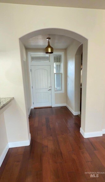 Foto del edificio - 4678 N Elmstone Ave