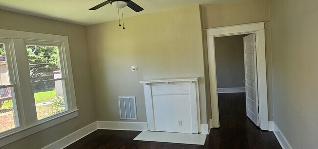Foto del edificio - Cozy 1-Bedroom, 1-Bathroom Apartment in Hi...