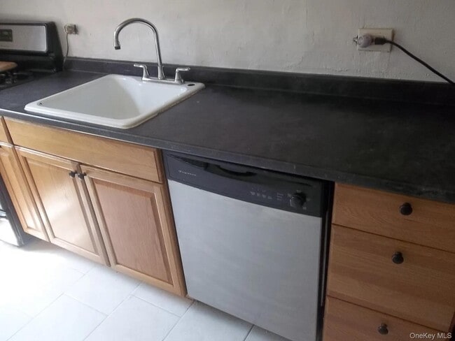 Foto del edificio - 3310 Avenue H