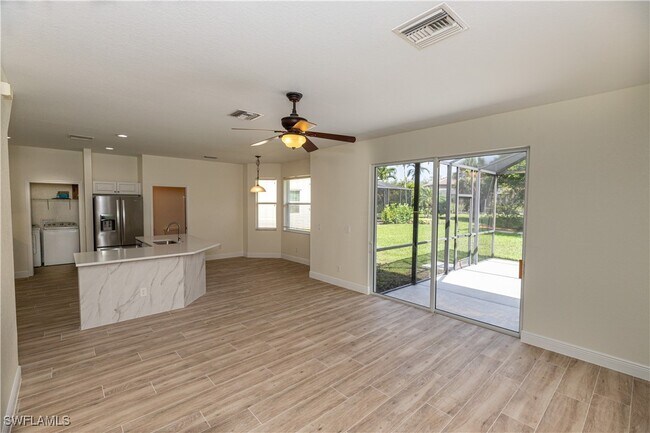 Foto del edificio - 12391 Muddy Creek Ln