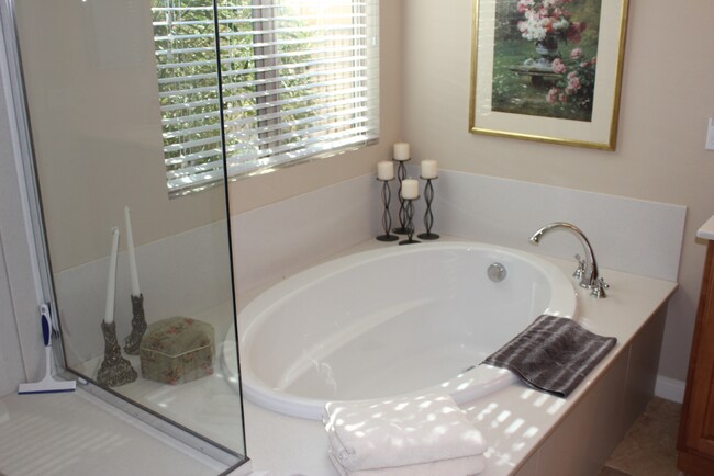 Building Photo - 2 bedroom in Indio CA 92203