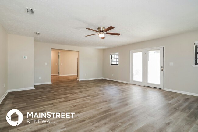 Building Photo - 9724 Priory Ave
