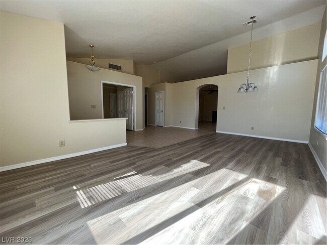 Building Photo - 4800 Courtfield Cir