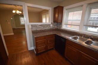 Building Photo - 732 Golfview Dr