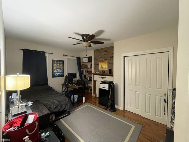 Foto del edificio - 4 br, 2.5 bath House - 2619 Jane St