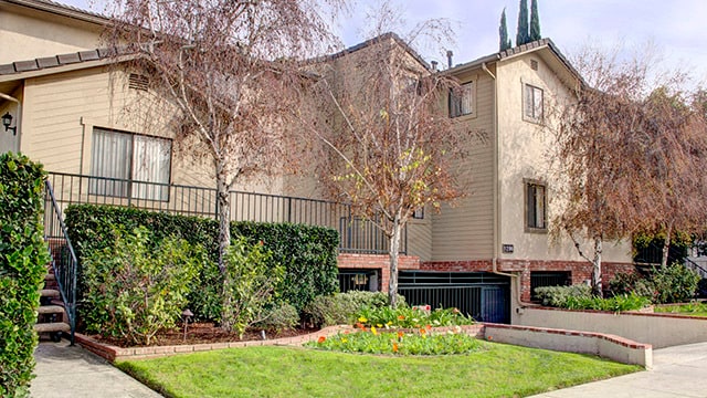 Building Photo - 1206 Viola Ave