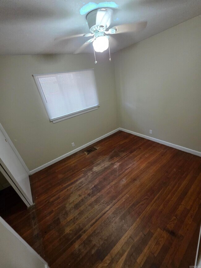 Building Photo - 89 Broadmoor Dr