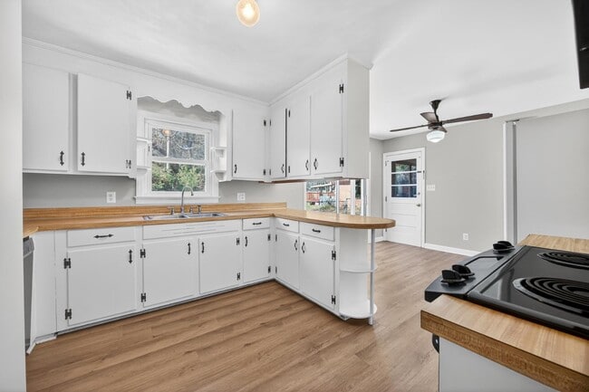 Foto del edificio - 1321 Briarfield Ave