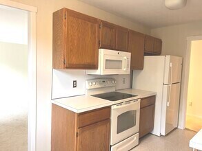 Building Photo - 451 Heritage Vlg