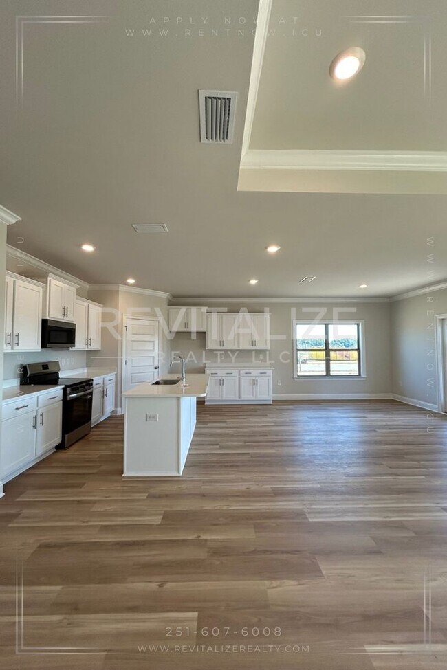 Foto del edificio - Brand-New 5BR Fairhope Home on Corner Lot with Garage