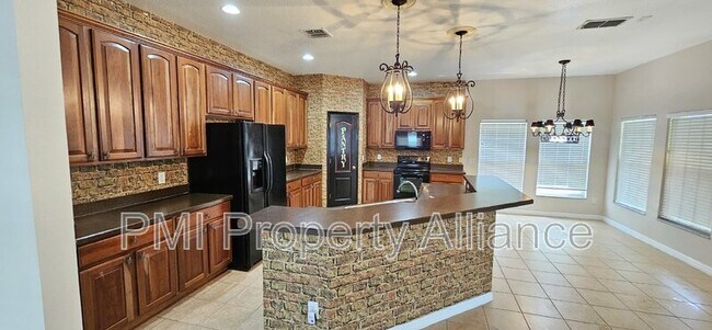 Building Photo - 9832 Heron Pointe Dr