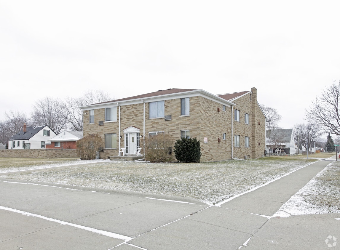 26750 Oak, Roseville, MI 48066 Apartments in Roseville, MI