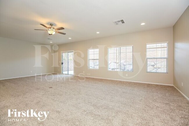 Building Photo - 9759 Mt Kenyon St